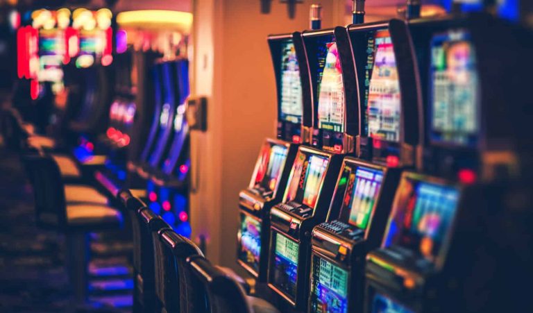 odds of winning on a slot machine